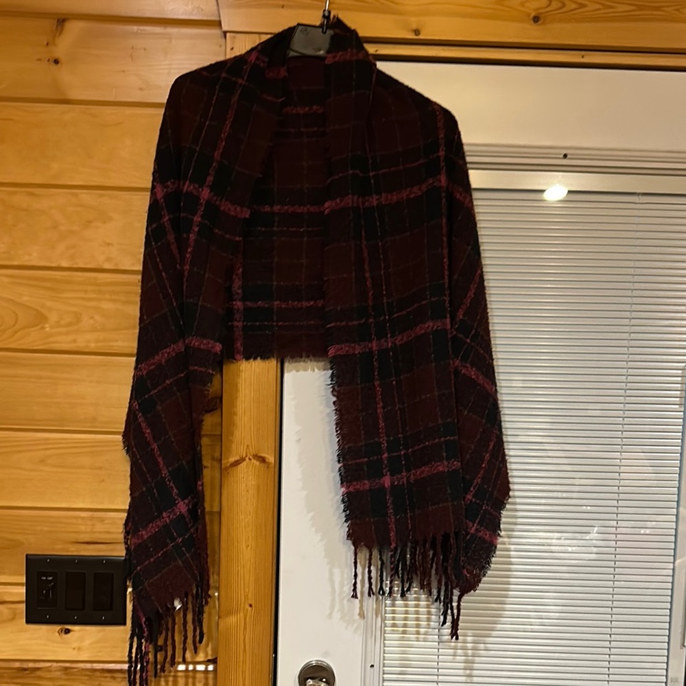 Plaid Fringe Scarf in Black and Red